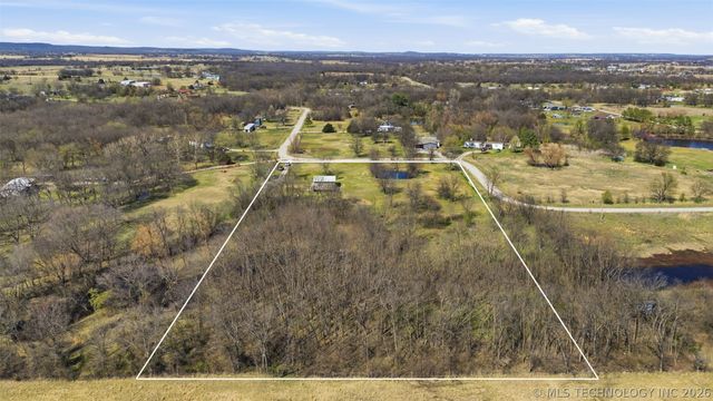 8390 Edmondson Road, Mounds, OK 74047