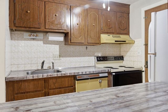 358 Broadway 18, Lynn, MA 01904