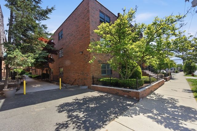 358 Broadway 18, Lynn, MA 01904