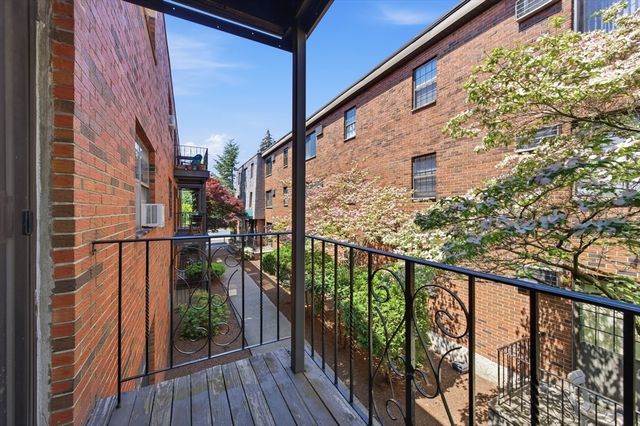 358 Broadway 18, Lynn, MA 01904
