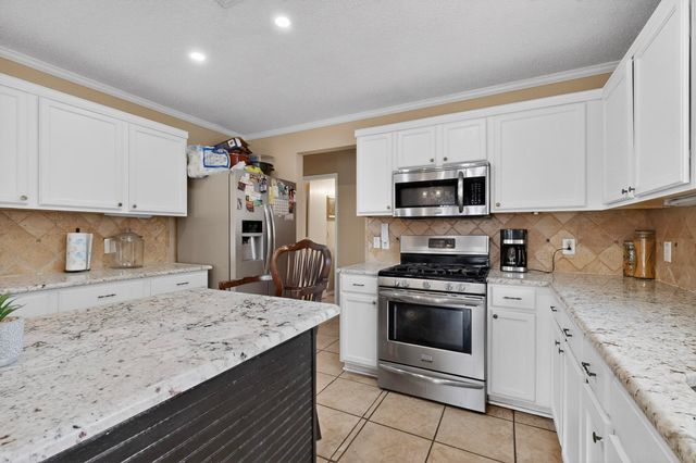 7200 Lake Whitney Drive, Arlington, TX 76002