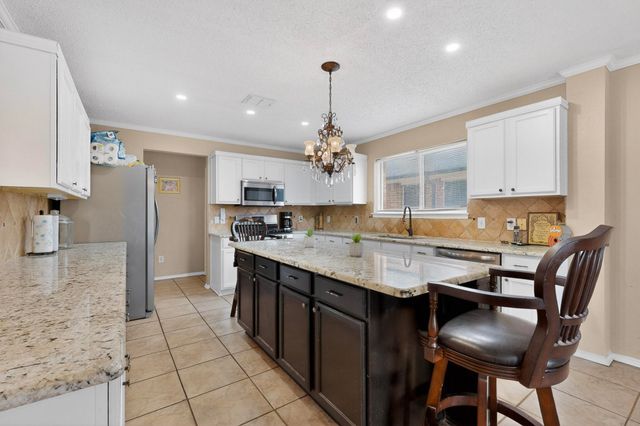 7200 Lake Whitney Drive, Arlington, TX 76002