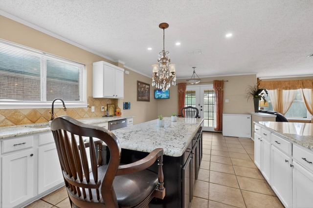 7200 Lake Whitney Drive, Arlington, TX 76002