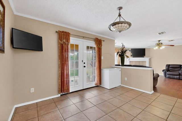 7200 Lake Whitney Drive, Arlington, TX 76002