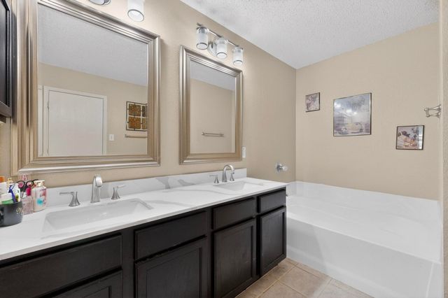 7200 Lake Whitney Drive, Arlington, TX 76002