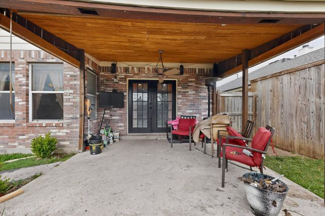 7200 Lake Whitney Drive, Arlington, TX 76002