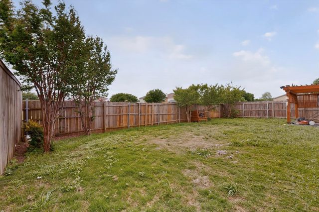 7200 Lake Whitney Drive, Arlington, TX 76002