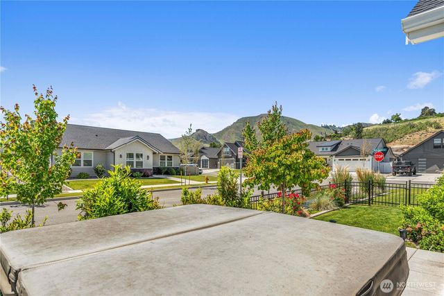 1007 Racine Springs Drive, Wenatchee, WA 98801