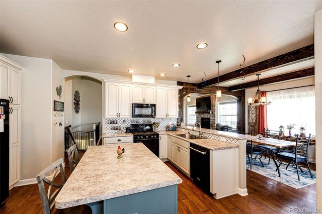 59466 E Commanche Way, Strasburg, CO 80136