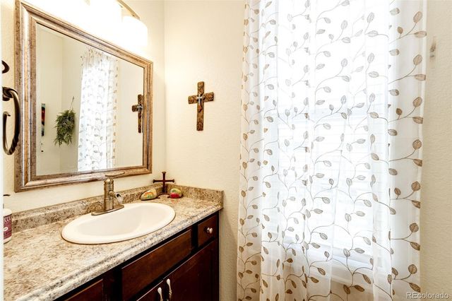 59466 E Commanche Way, Strasburg, CO 80136