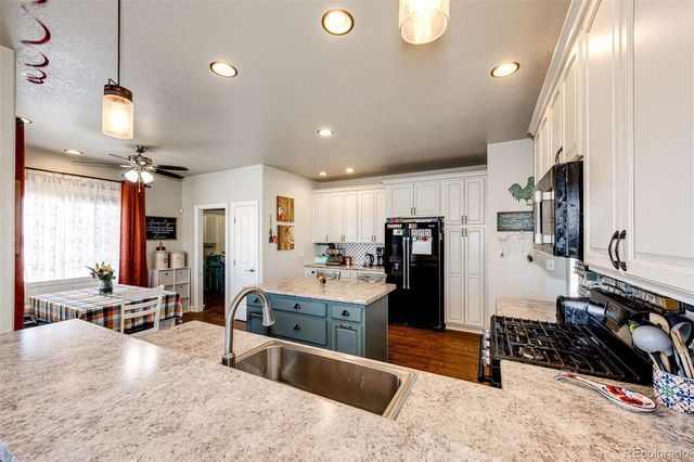 59466 E Commanche Way, Strasburg, CO 80136