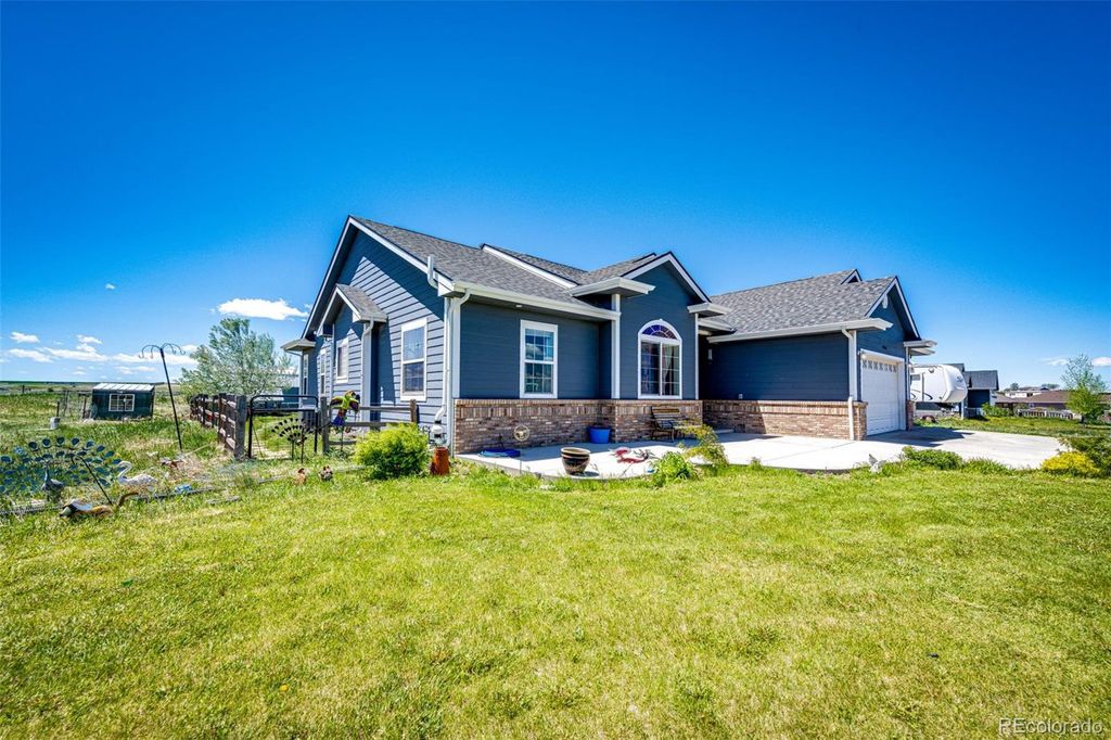 59466 E Commanche Way, Strasburg, CO 80136
