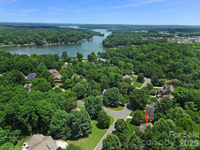 1512 Calvin Hal Road, Lake Wylie, SC 29710