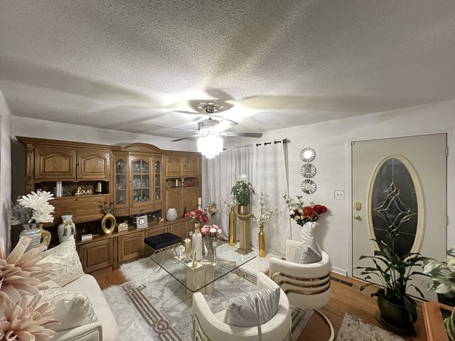 822 Garrettsburg Rd, Clarksville, TN 37042