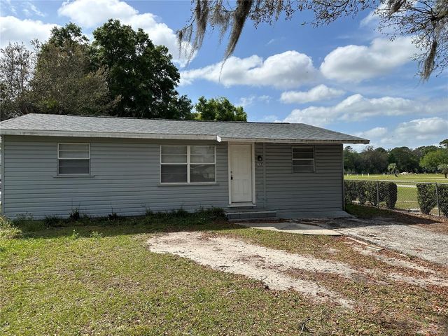 5237 1ST STREET, Zephyrhills, FL 33542