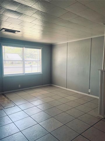 5237 1ST STREET, Zephyrhills, FL 33542