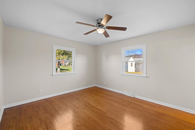 1726 MOUNTAIN VALLEY RD, Keezletown, VA 22832