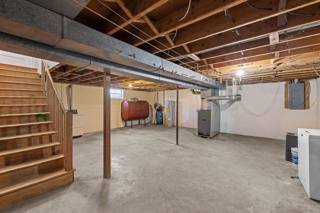 1726 MOUNTAIN VALLEY RD, Keezletown, VA 22832