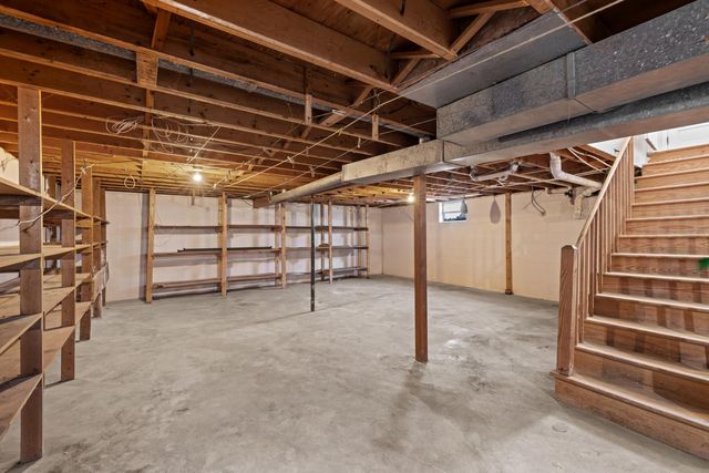 1726 MOUNTAIN VALLEY RD, Keezletown, VA 22832