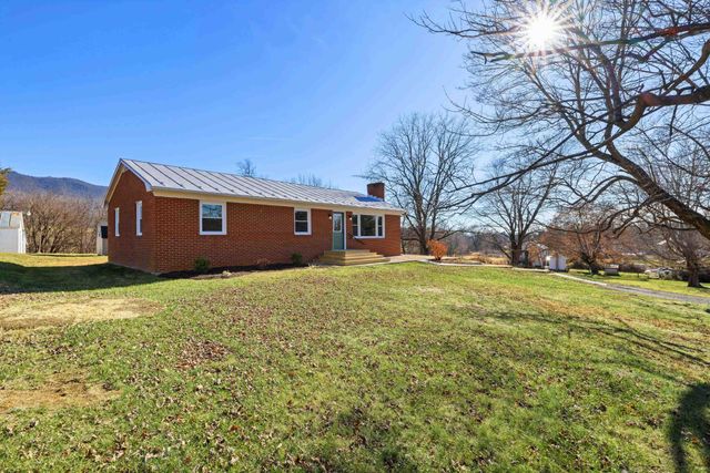 1726 MOUNTAIN VALLEY RD, Keezletown, VA 22832
