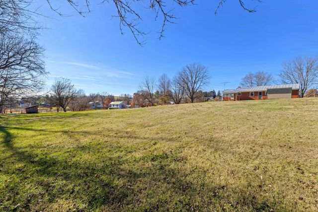 1726 MOUNTAIN VALLEY RD, Keezletown, VA 22832
