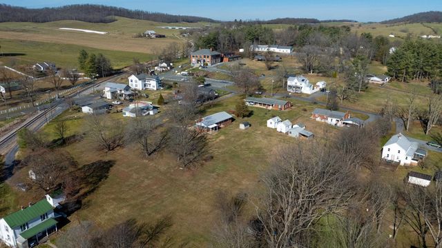1726 MOUNTAIN VALLEY RD, Keezletown, VA 22832