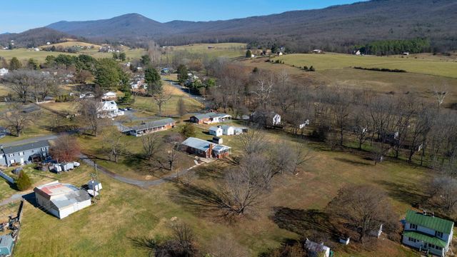 1726 MOUNTAIN VALLEY RD, Keezletown, VA 22832
