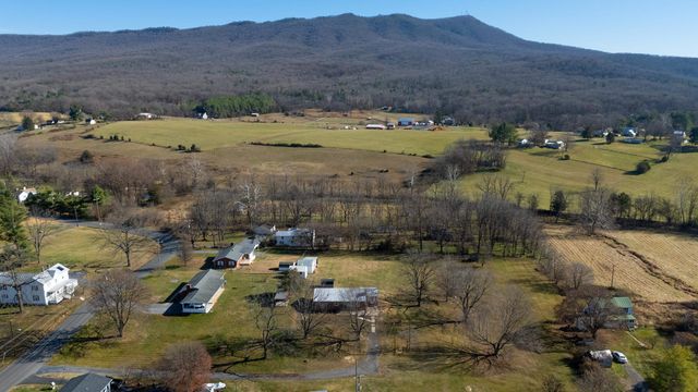 1726 MOUNTAIN VALLEY RD, Keezletown, VA 22832