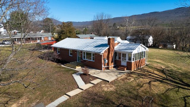 1726 MOUNTAIN VALLEY RD, Keezletown, VA 22832