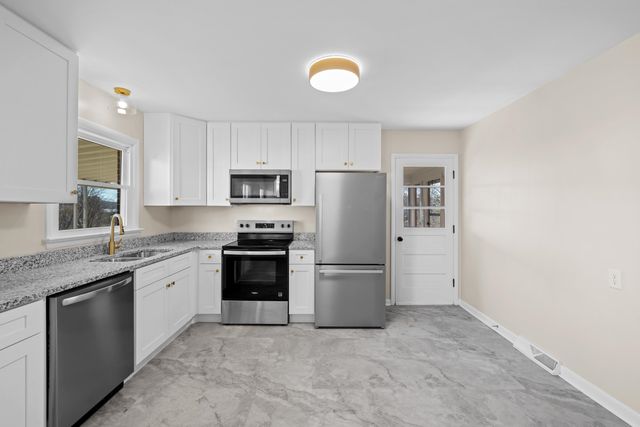 1726 MOUNTAIN VALLEY RD, Keezletown, VA 22832