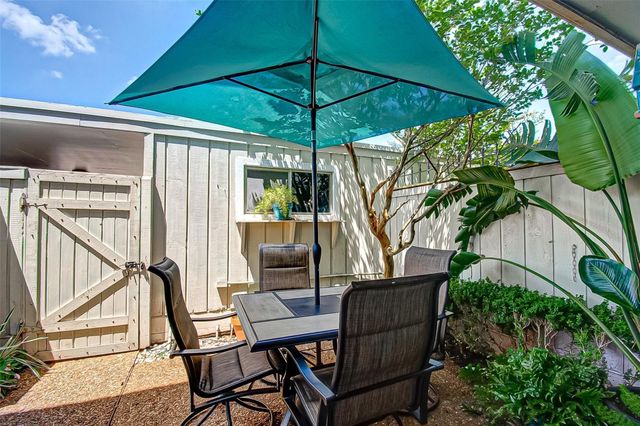 6332 Chevy Chase Drive 16, Houston, TX 77057