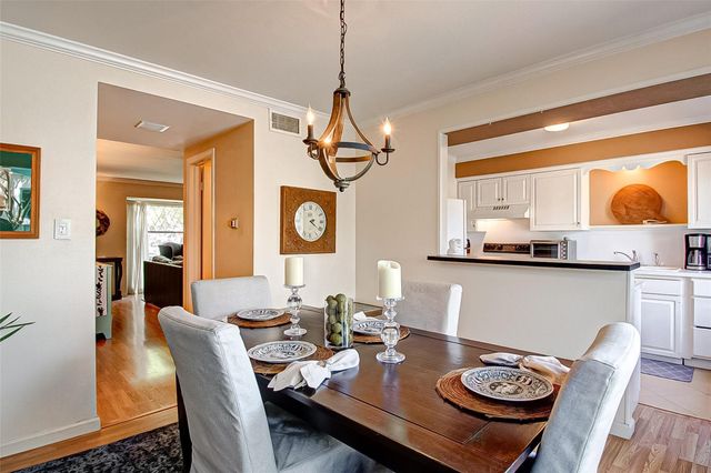 6332 Chevy Chase Drive 16, Houston, TX 77057