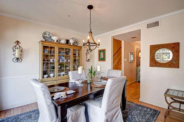 6332 Chevy Chase Drive 16, Houston, TX 77057