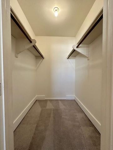 6332 Chevy Chase Drive 16, Houston, TX 77057