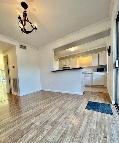 6332 Chevy Chase Drive 16, Houston, TX 77057