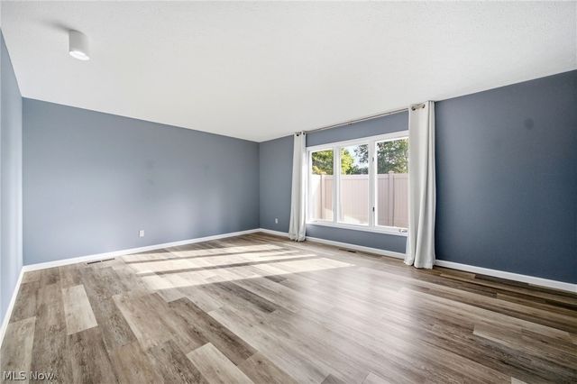 21600 Oak Bark Trail, Strongsville, OH 44149