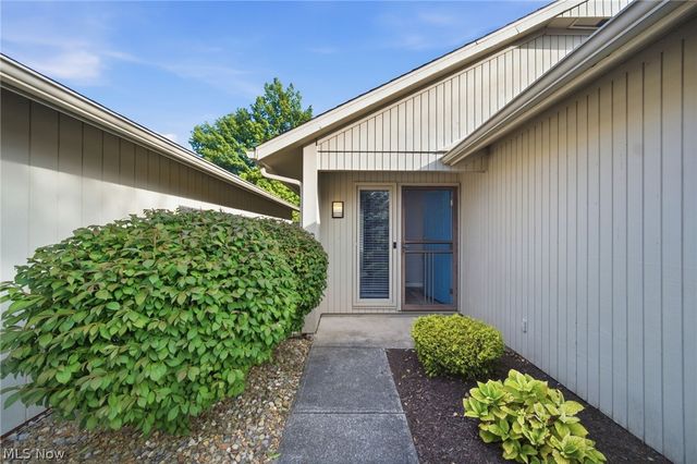21600 Oak Bark Trail, Strongsville, OH 44149