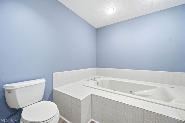 21600 Oak Bark Trail, Strongsville, OH 44149