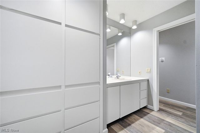 21600 Oak Bark Trail, Strongsville, OH 44149