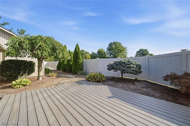 21600 Oak Bark Trail, Strongsville, OH 44149