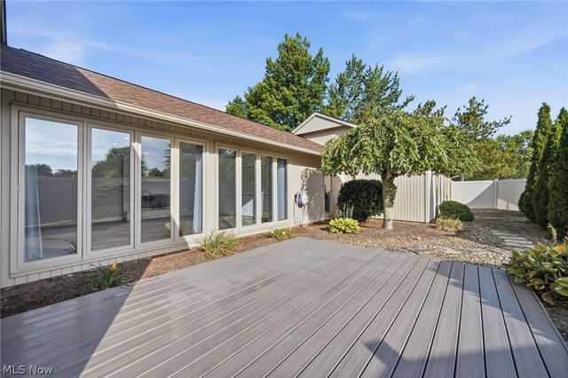 21600 Oak Bark Trail, Strongsville, OH 44149