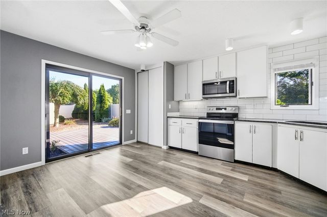 21600 Oak Bark Trail, Strongsville, OH 44149