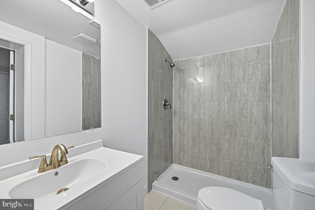 212 COAKLEY ST, Fredericksburg, VA 22401