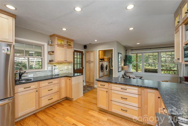 906 Indian Hill Road, Hendersonville, NC 28792