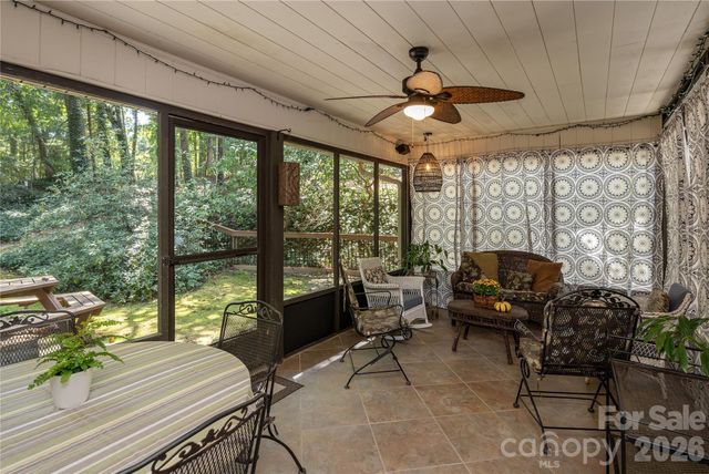 906 Indian Hill Road, Hendersonville, NC 28792
