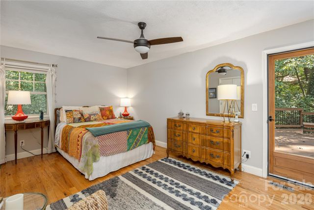 906 Indian Hill Road, Hendersonville, NC 28792