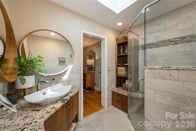 906 Indian Hill Road, Hendersonville, NC 28792