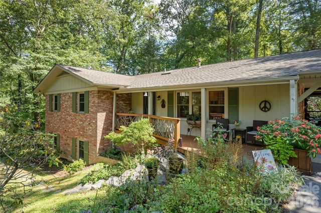 906 Indian Hill Road, Hendersonville, NC 28792