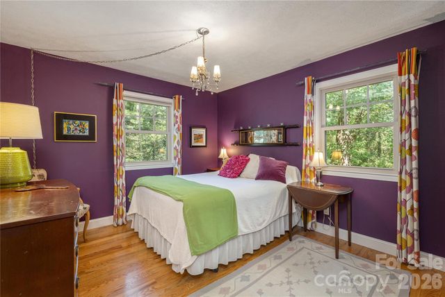 906 Indian Hill Road, Hendersonville, NC 28792