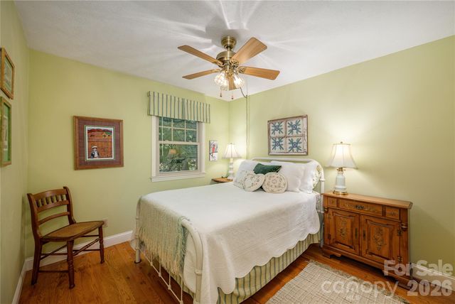 906 Indian Hill Road, Hendersonville, NC 28792